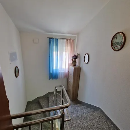 Luka Apartment *