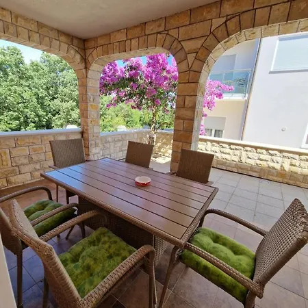 Luka Apartment