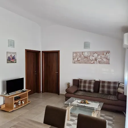 Luka Apartment