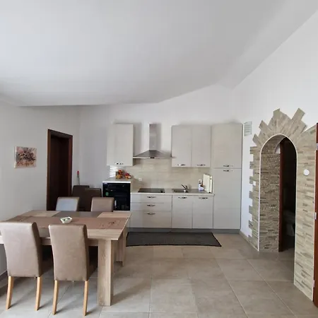 Luka Apartment Barbariga