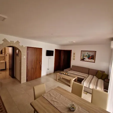 Luka Apartment Barbariga