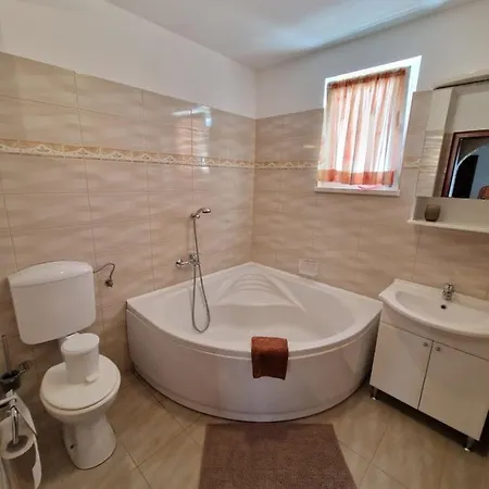 Luka Apartment *