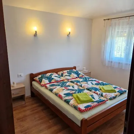 Luka Apartment Barbariga