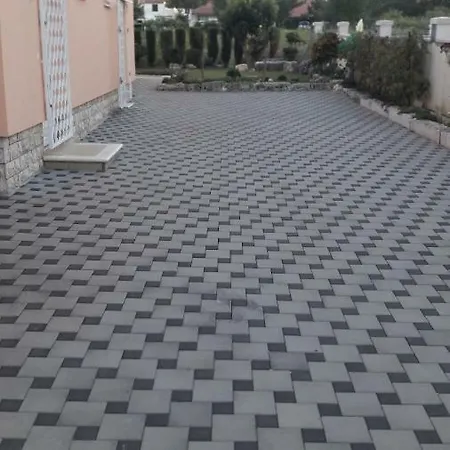 Luka Apartament *